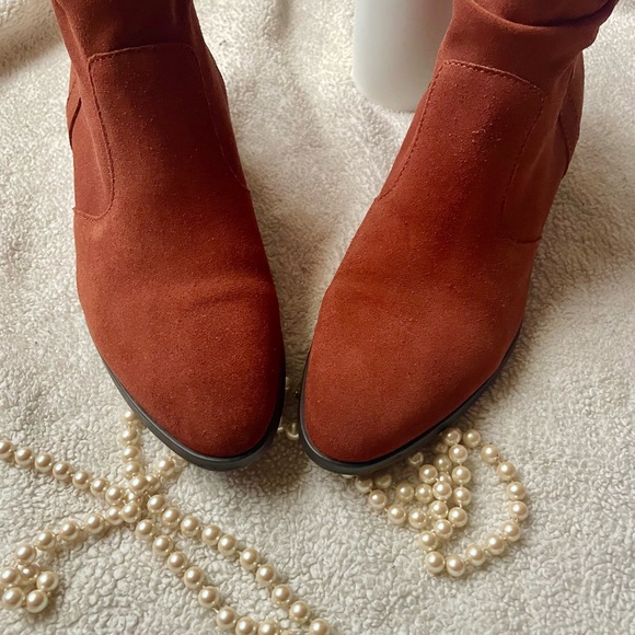 EUC Naturalizer Booties, Sz 9.5 M, Sienna (Burnt Orange), Zipper, Block Heel - Picture 3 of 3